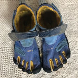 Vibram women’s toe shoes